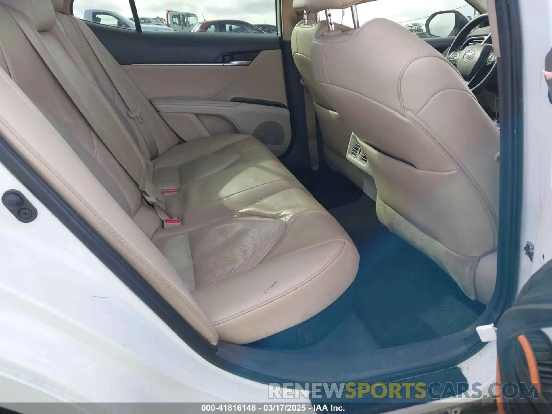 8 fotografías del automóvil dañado 4T1F31AK2LU014000 TOYOTA CAMRY 2020