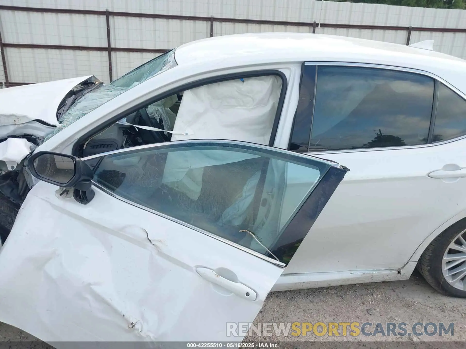 15 fotografías del automóvil dañado 4T1F31AK2LU523486 TOYOTA CAMRY 2020