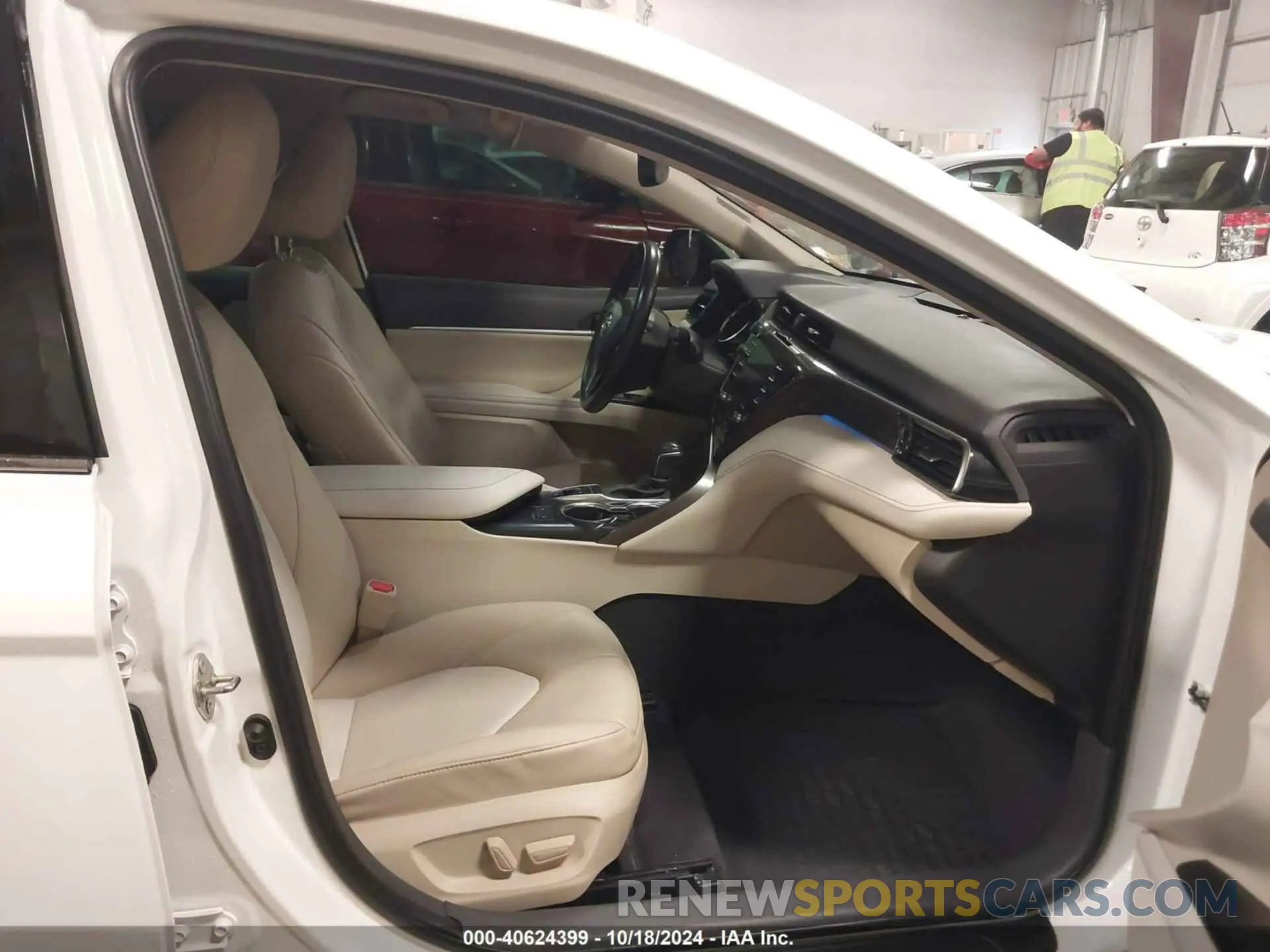 5 fotografías del automóvil dañado 4T1F31AK2LU524444 TOYOTA CAMRY 2020