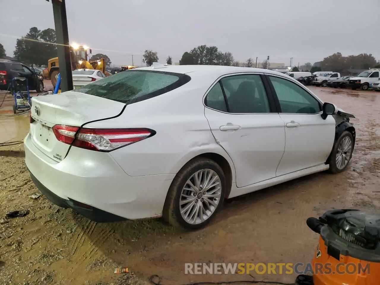 3 fotografías del automóvil dañado 4T1F31AK2LU524850 TOYOTA CAMRY 2020