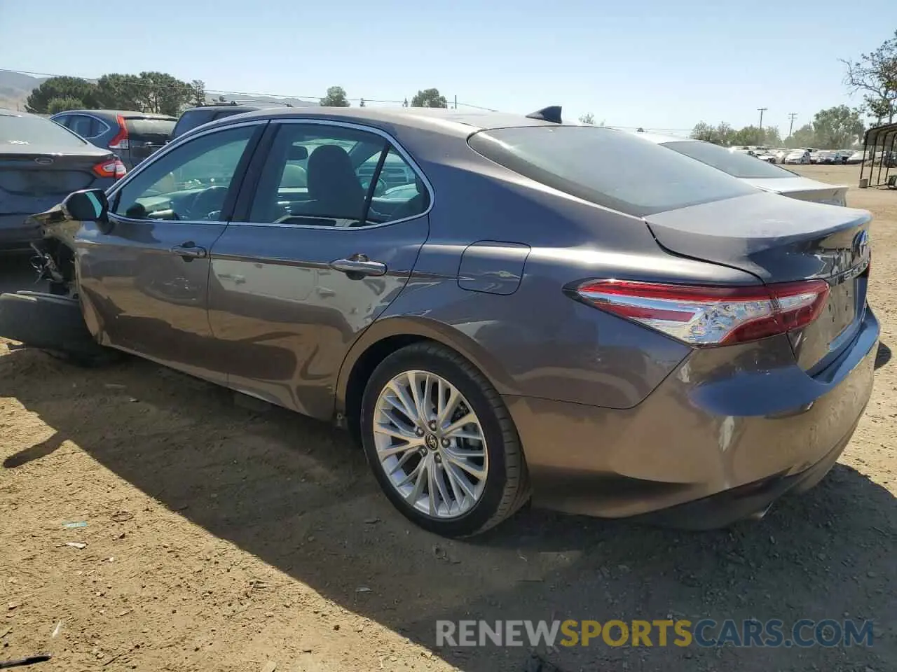 2 fotografías del automóvil dañado 4T1F31AK2LU532236 TOYOTA CAMRY 2020