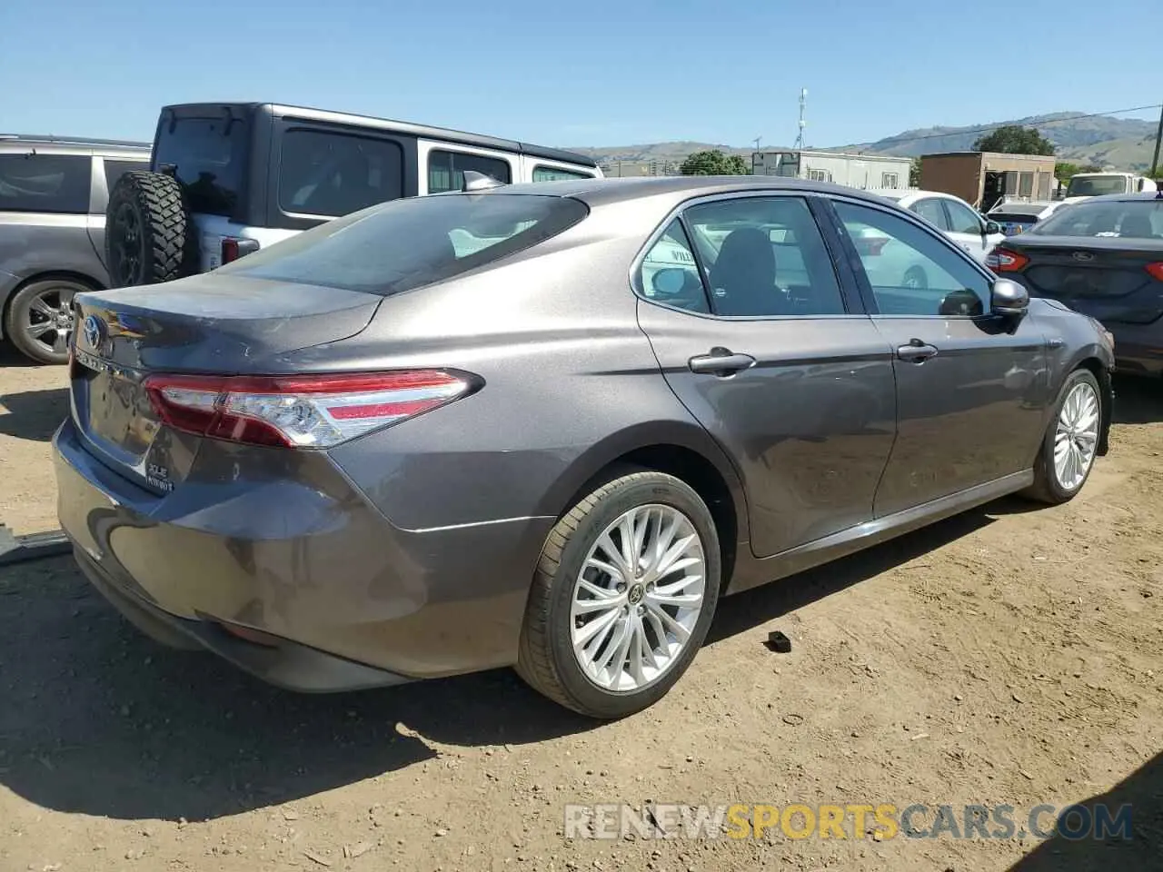 3 fotografías del automóvil dañado 4T1F31AK2LU532236 TOYOTA CAMRY 2020