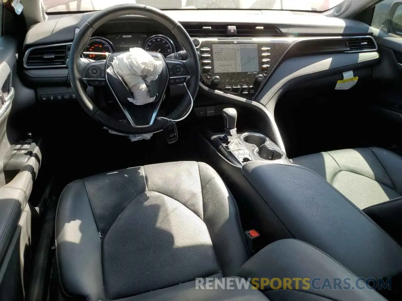 8 fotografías del automóvil dañado 4T1F31AK3LU012384 TOYOTA CAMRY 2020