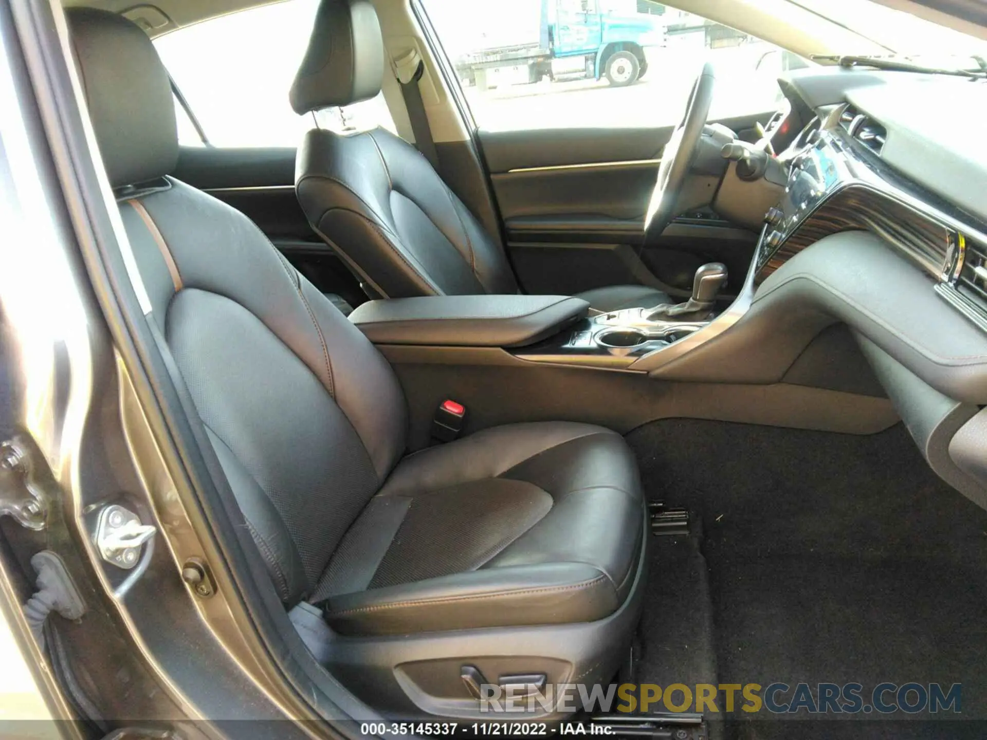 5 fotografías del automóvil dañado 4T1F31AK3LU522444 TOYOTA CAMRY 2020