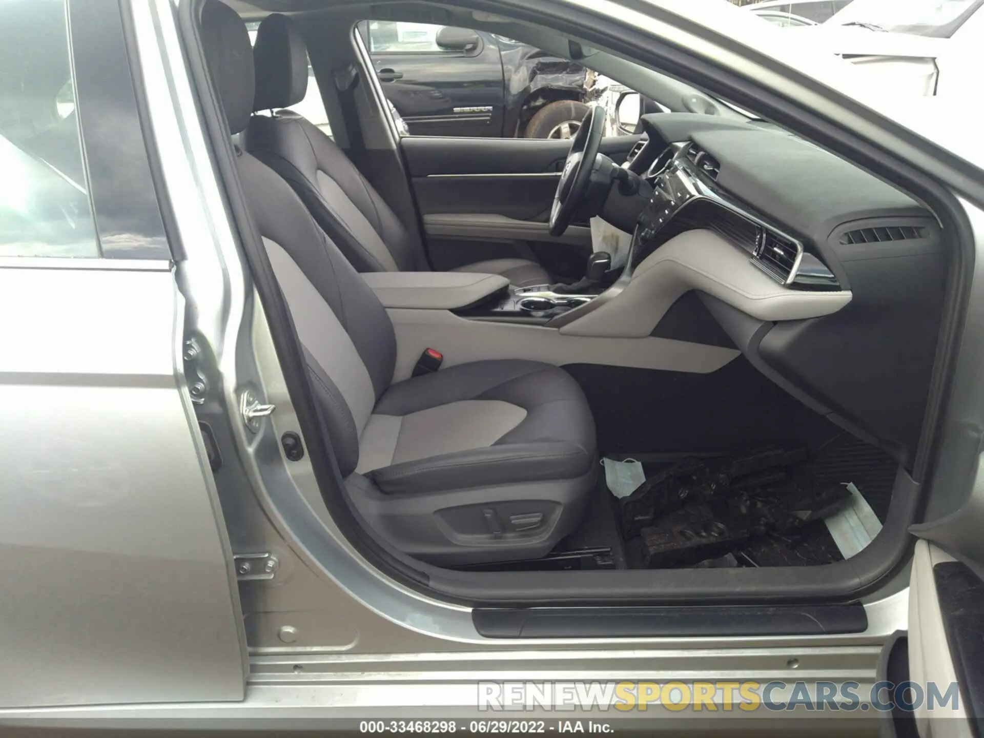 5 fotografías del automóvil dañado 4T1F31AK4LU523960 TOYOTA CAMRY 2020