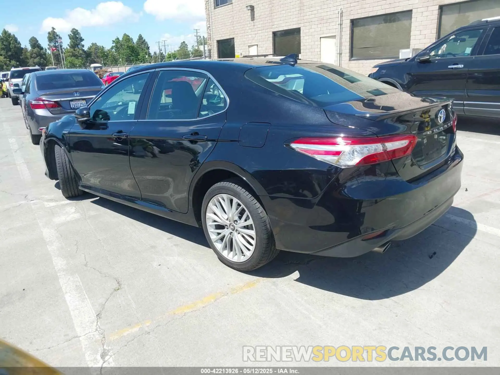 3 fotografías del automóvil dañado 4T1F31AK4LU526096 TOYOTA CAMRY 2020