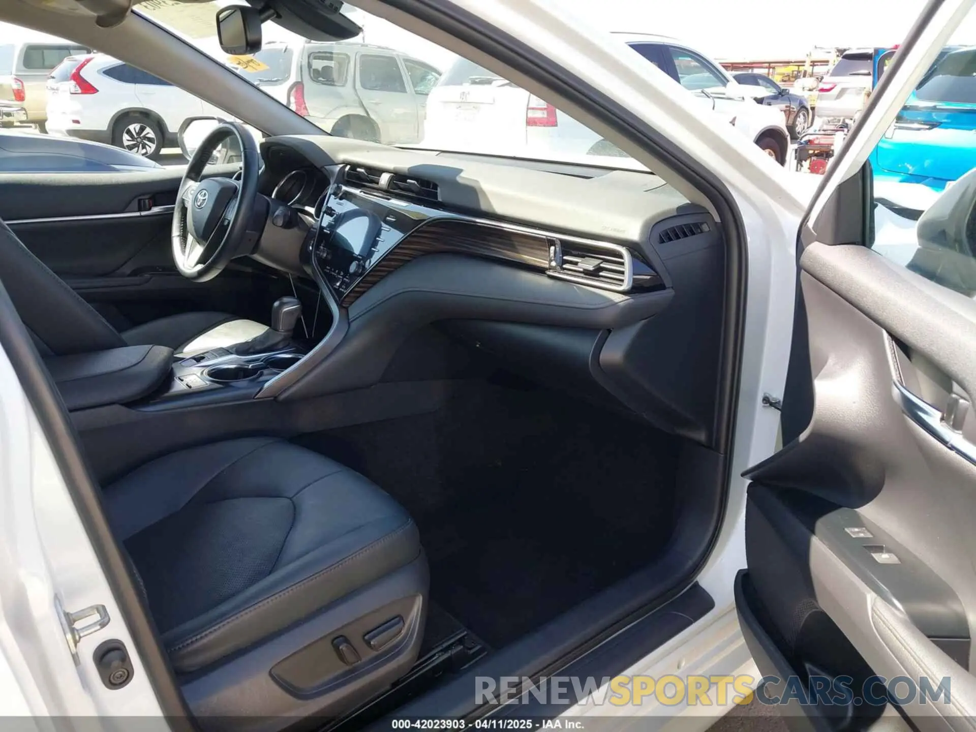 5 fotografías del automóvil dañado 4T1F31AK4LU537230 TOYOTA CAMRY 2020