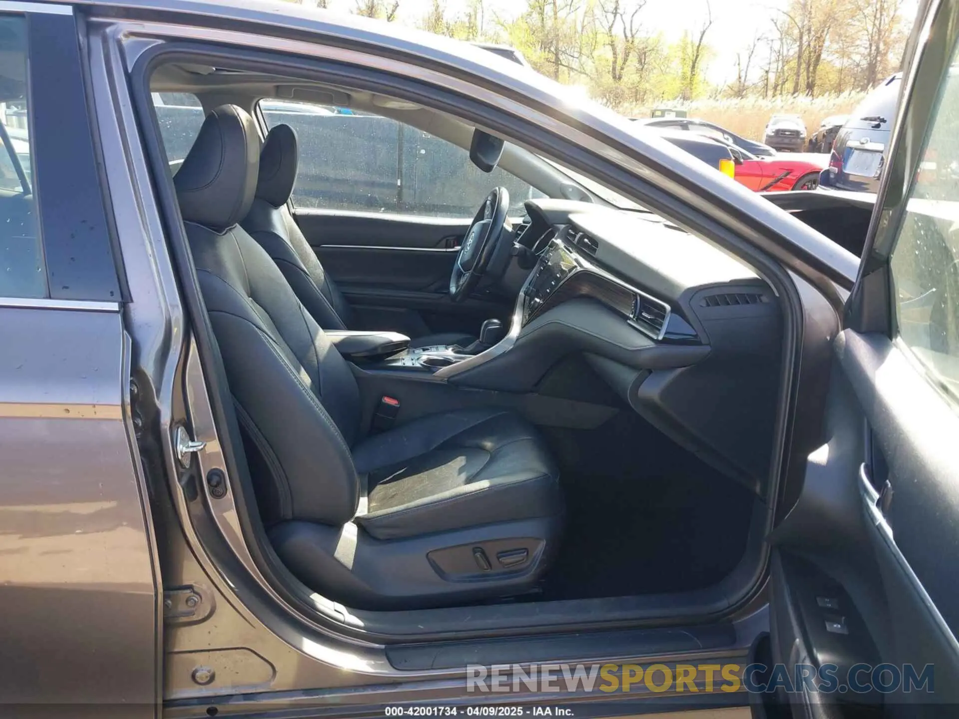 5 fotografías del automóvil dañado 4T1F31AK5LU014735 TOYOTA CAMRY 2020
