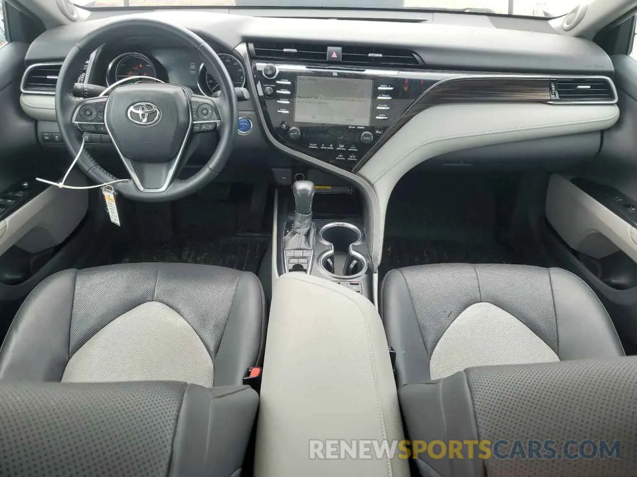 8 fotografías del automóvil dañado 4T1F31AK6LU519151 TOYOTA CAMRY 2020
