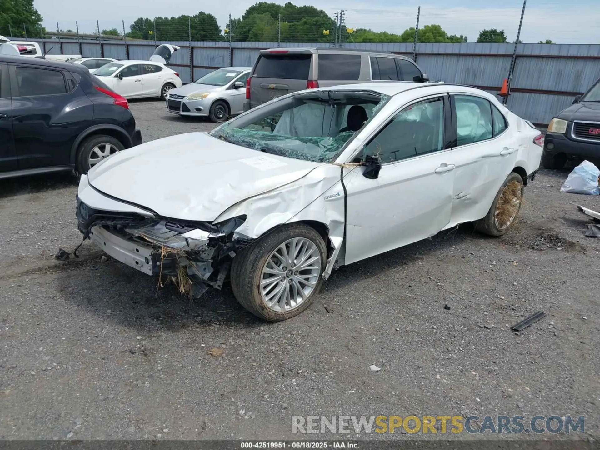 2 fotografías del automóvil dañado 4T1F31AK8LU520706 TOYOTA CAMRY 2020