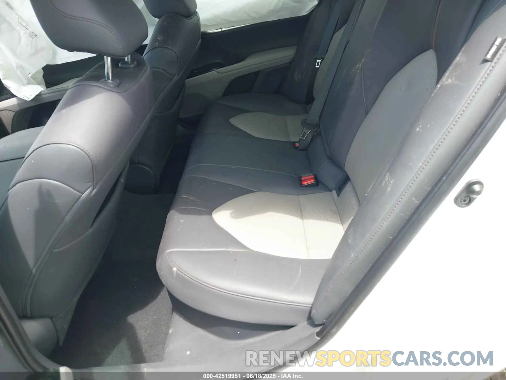 8 fotografías del automóvil dañado 4T1F31AK8LU520706 TOYOTA CAMRY 2020