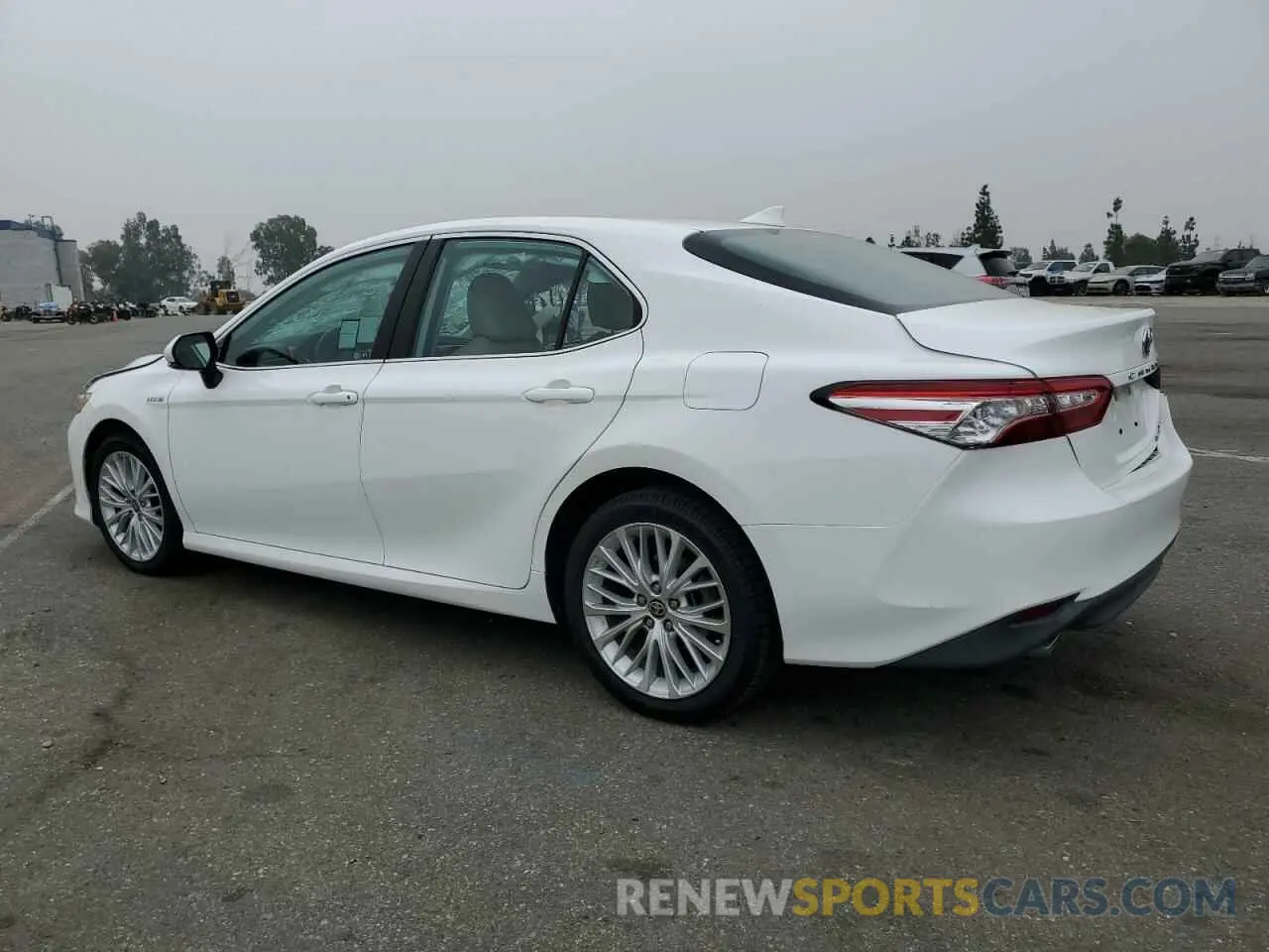 2 fotografías del automóvil dañado 4T1F31AK8LU533293 TOYOTA CAMRY 2020