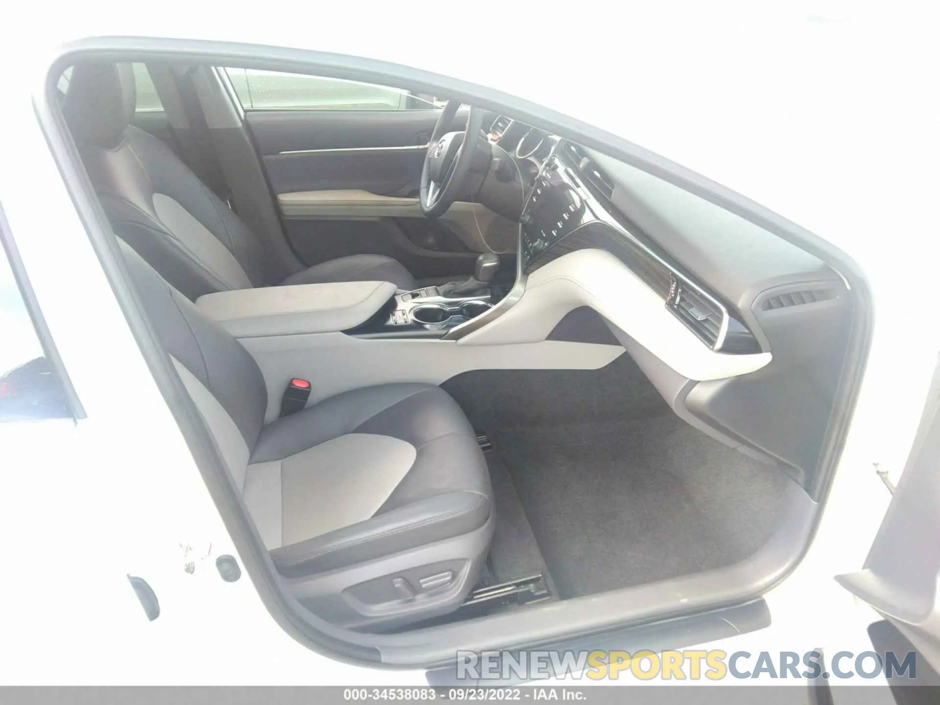 5 fotografías del automóvil dañado 4T1F31AK9LU019209 TOYOTA CAMRY 2020