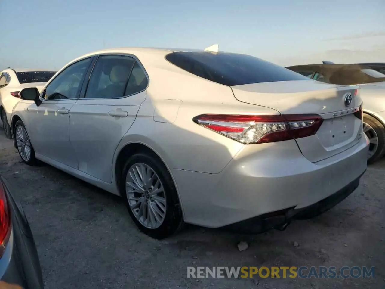 2 fotografías del automóvil dañado 4T1F31AKXLU537748 TOYOTA CAMRY 2020