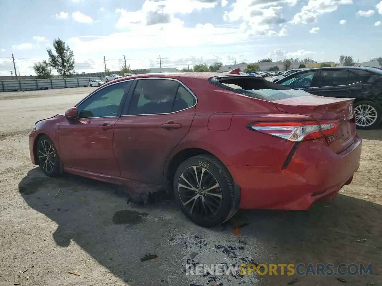 2 fotografías del automóvil dañado 4T1G11AK0LU312362 TOYOTA CAMRY 2020