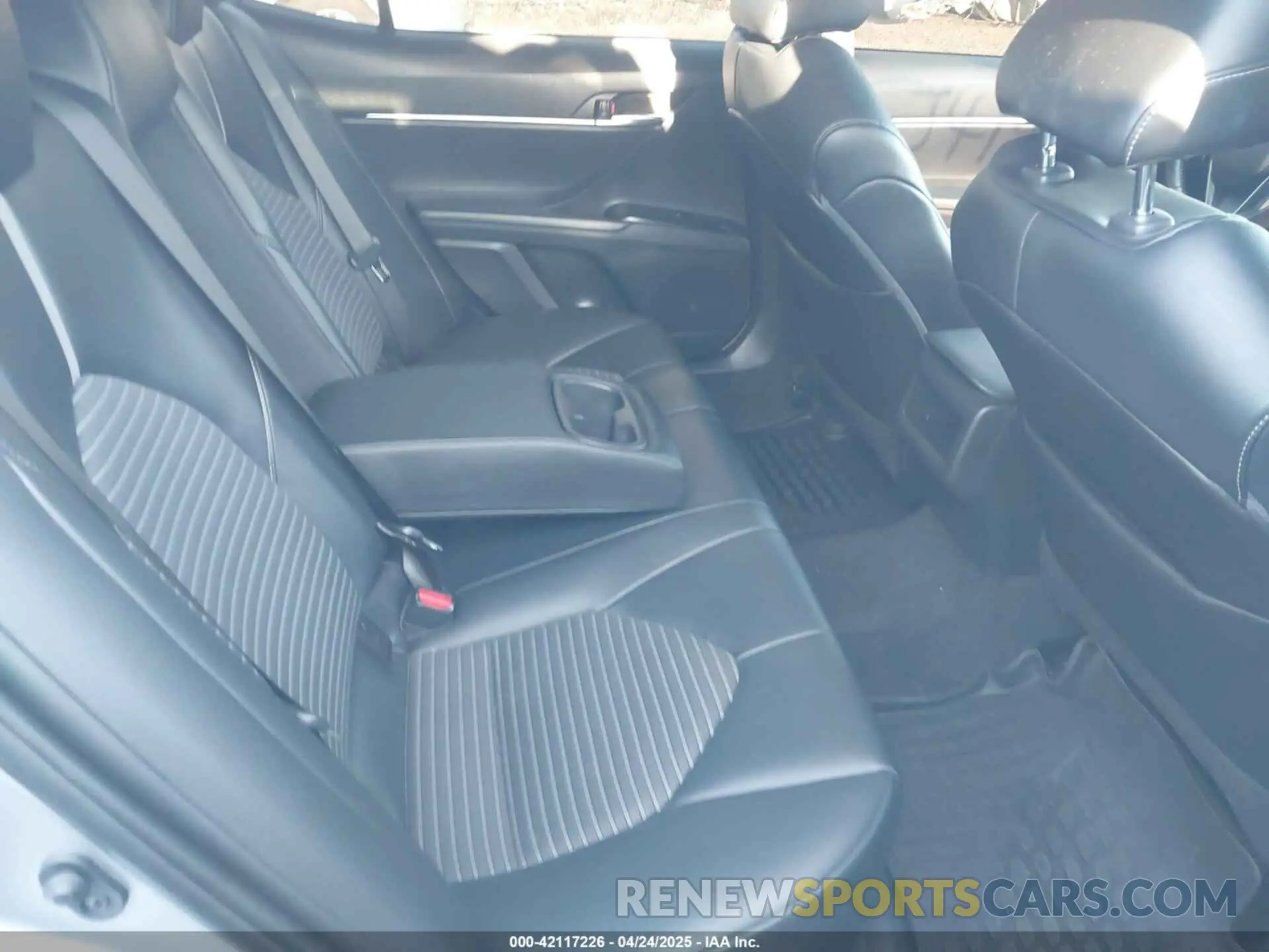 8 fotografías del automóvil dañado 4T1G11AK0LU312426 TOYOTA CAMRY 2020