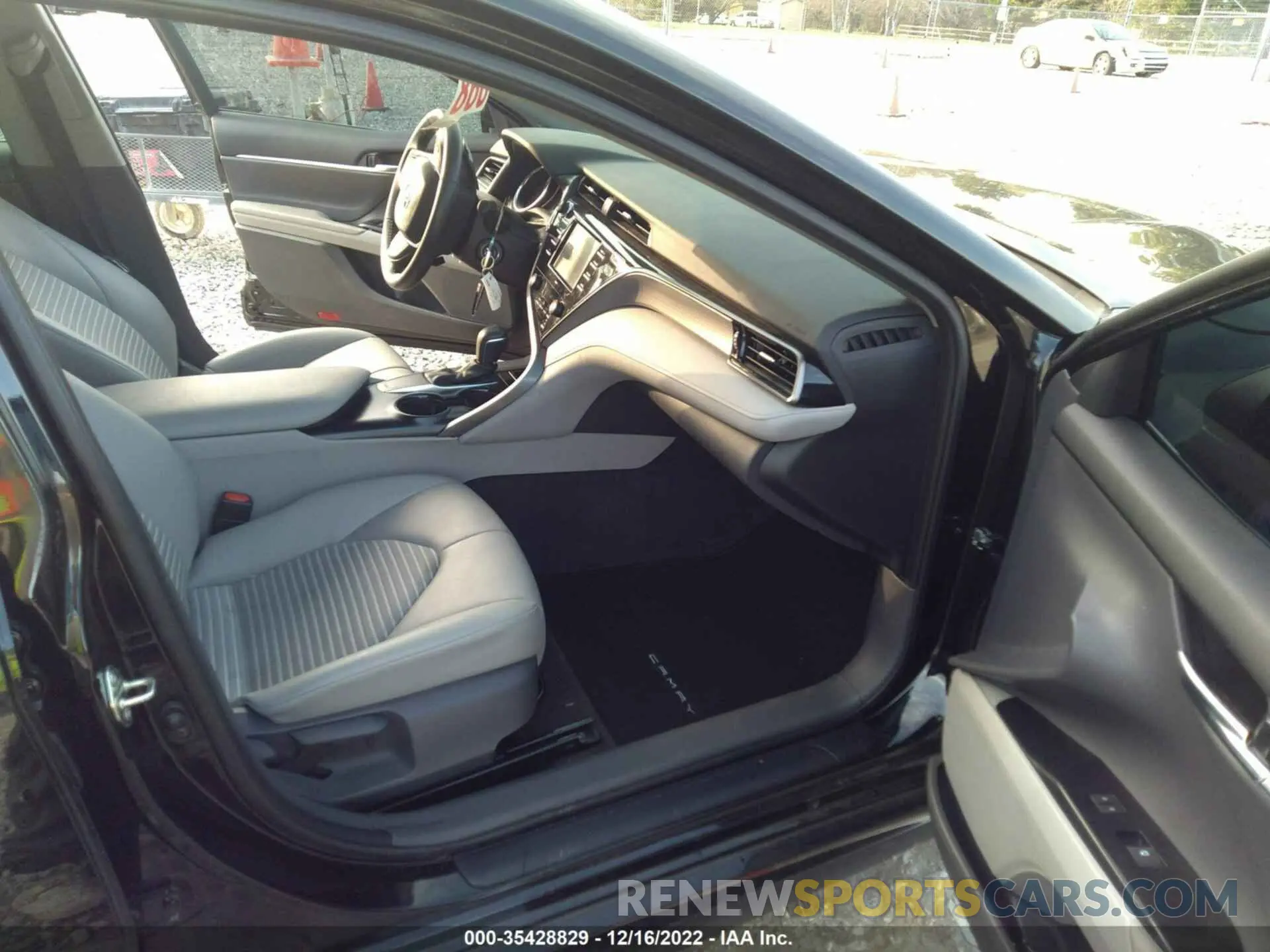 5 fotografías del automóvil dañado 4T1G11AK0LU316587 TOYOTA CAMRY 2020