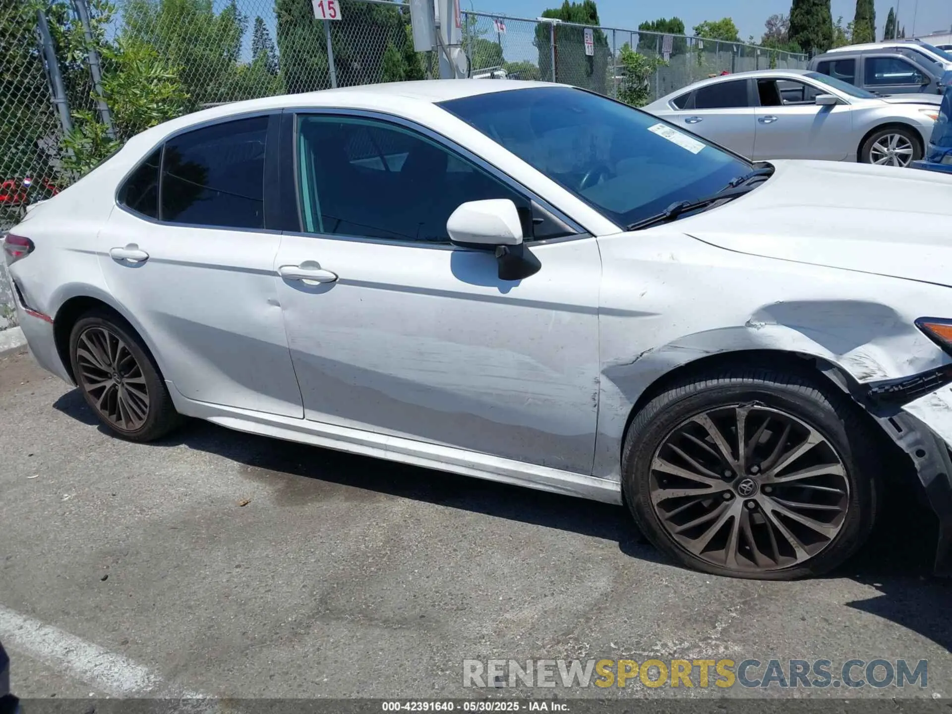 13 fotografías del automóvil dañado 4T1G11AK0LU327363 TOYOTA CAMRY 2020