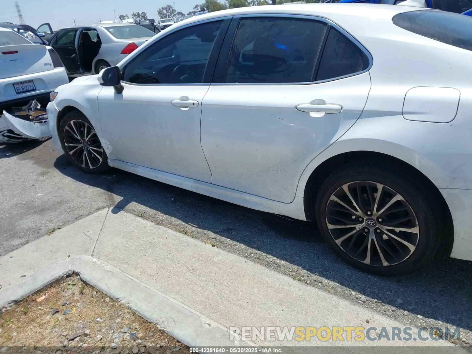 14 fotografías del automóvil dañado 4T1G11AK0LU327363 TOYOTA CAMRY 2020