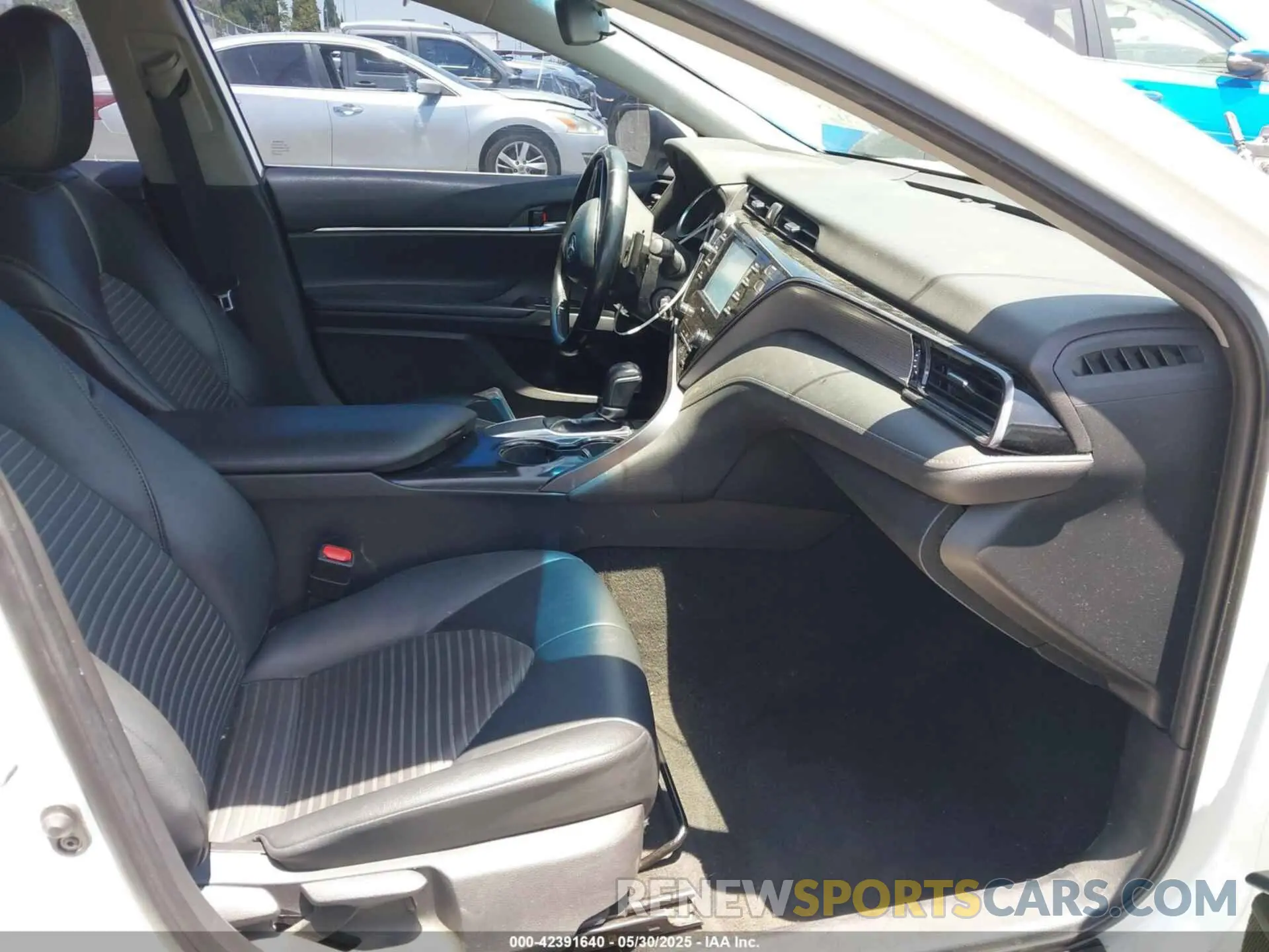 5 fotografías del automóvil dañado 4T1G11AK0LU327363 TOYOTA CAMRY 2020