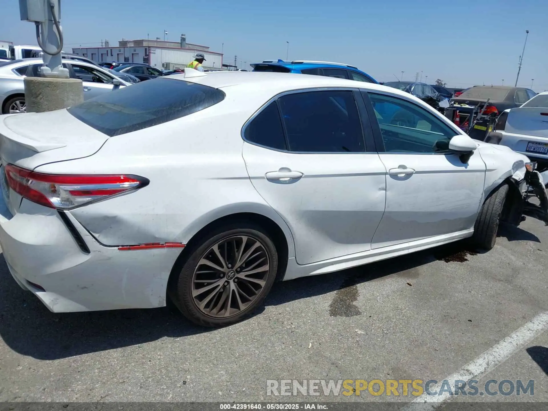 6 fotografías del automóvil dañado 4T1G11AK0LU327363 TOYOTA CAMRY 2020