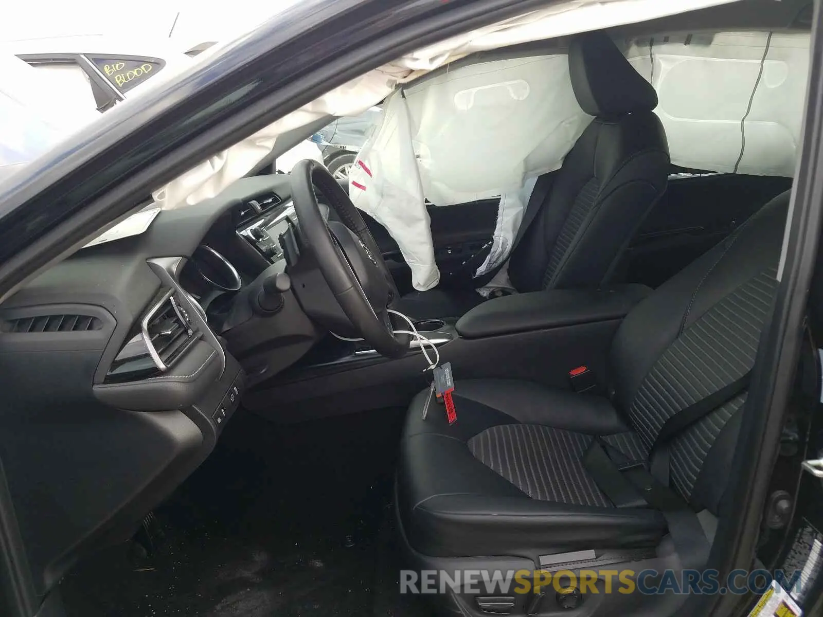 5 fotografías del automóvil dañado 4T1G11AK0LU332790 TOYOTA CAMRY 2020