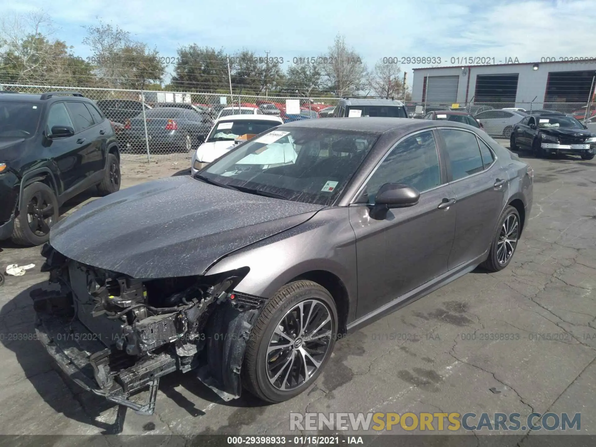 2 fotografías del automóvil dañado 4T1G11AK0LU333504 TOYOTA CAMRY 2020