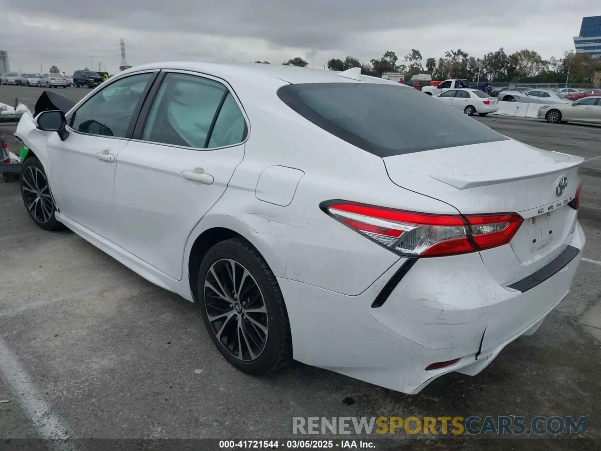14 fotografías del automóvil dañado 4T1G11AK0LU338458 TOYOTA CAMRY 2020
