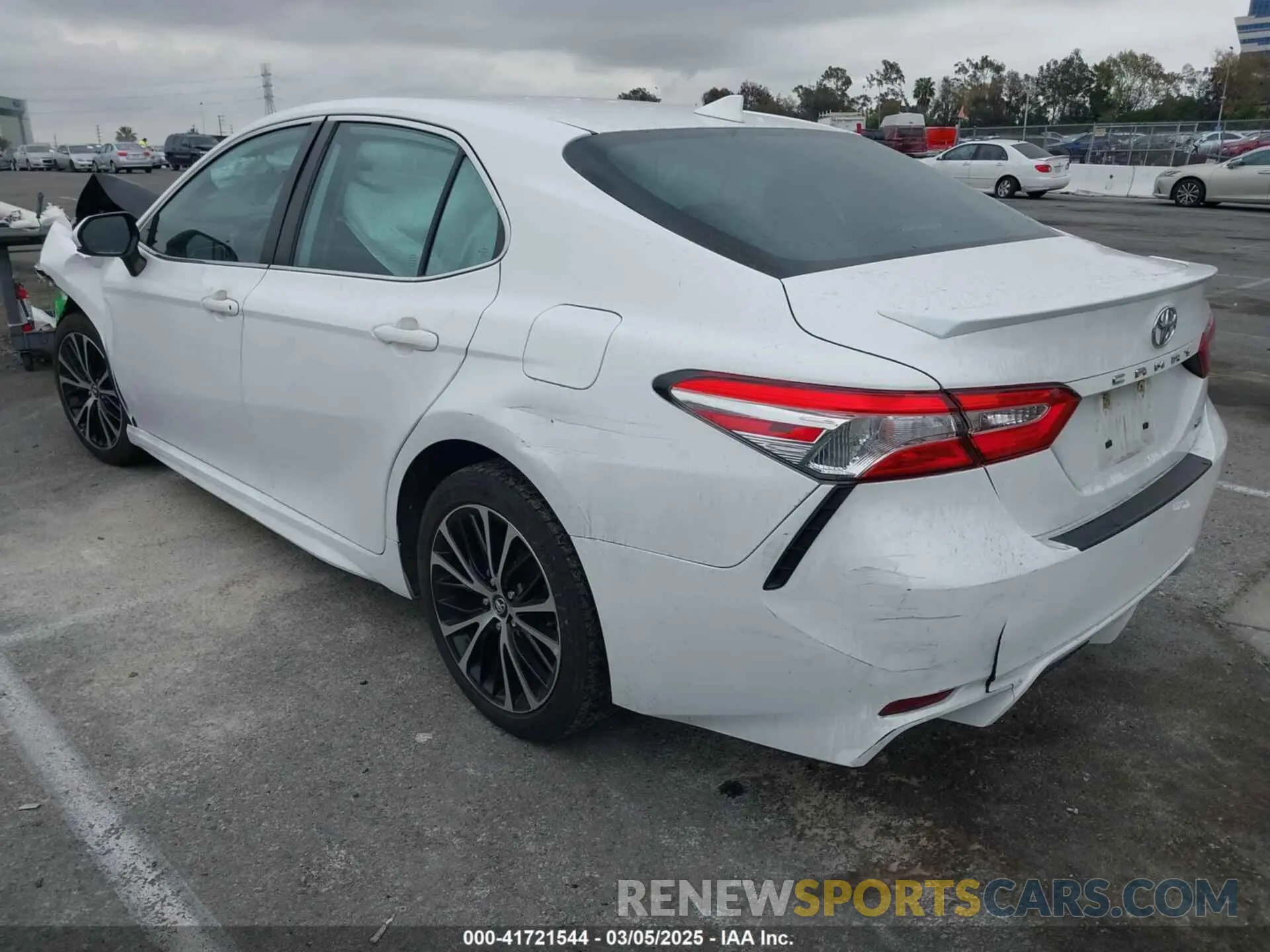 3 fotografías del automóvil dañado 4T1G11AK0LU338458 TOYOTA CAMRY 2020