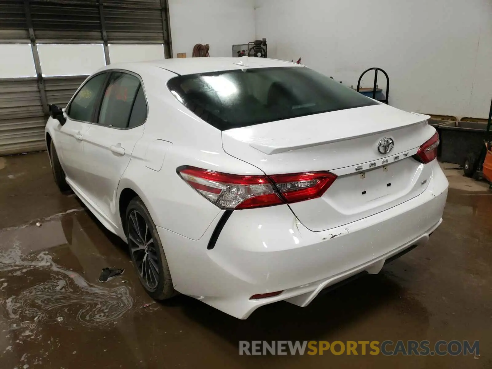 3 fotografías del automóvil dañado 4T1G11AK0LU345278 TOYOTA CAMRY 2020