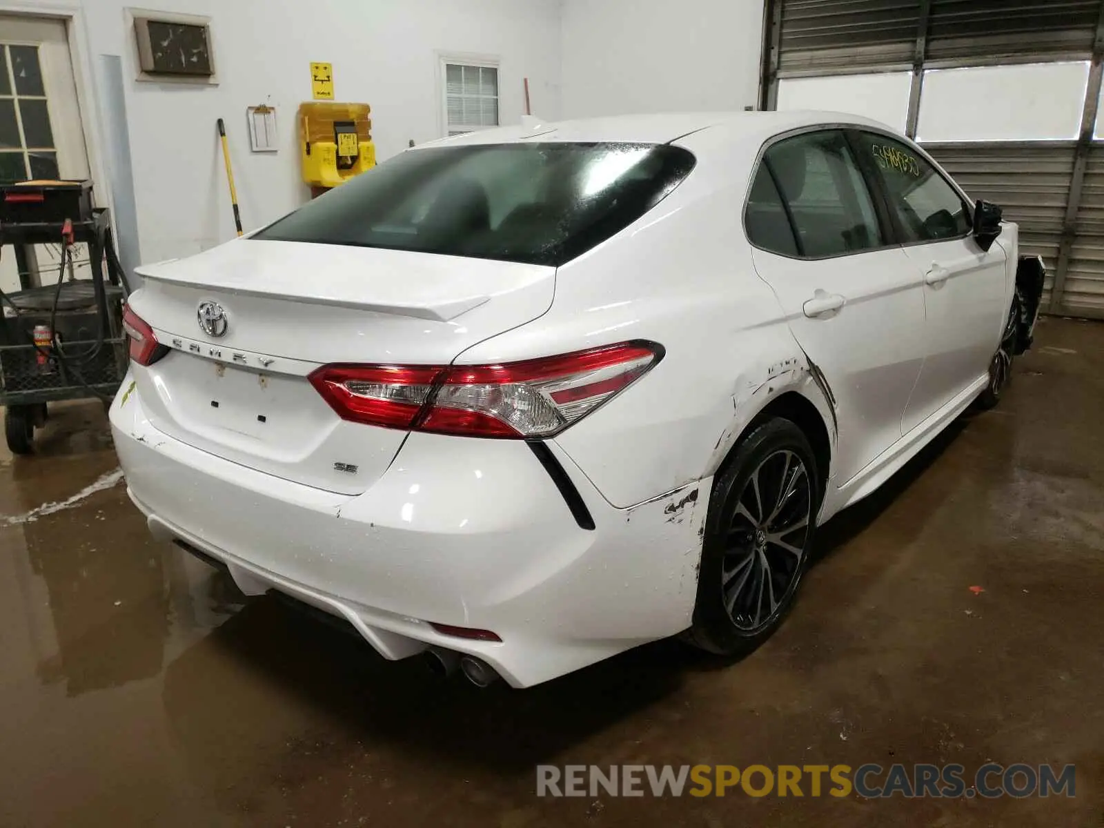 4 fotografías del automóvil dañado 4T1G11AK0LU345278 TOYOTA CAMRY 2020