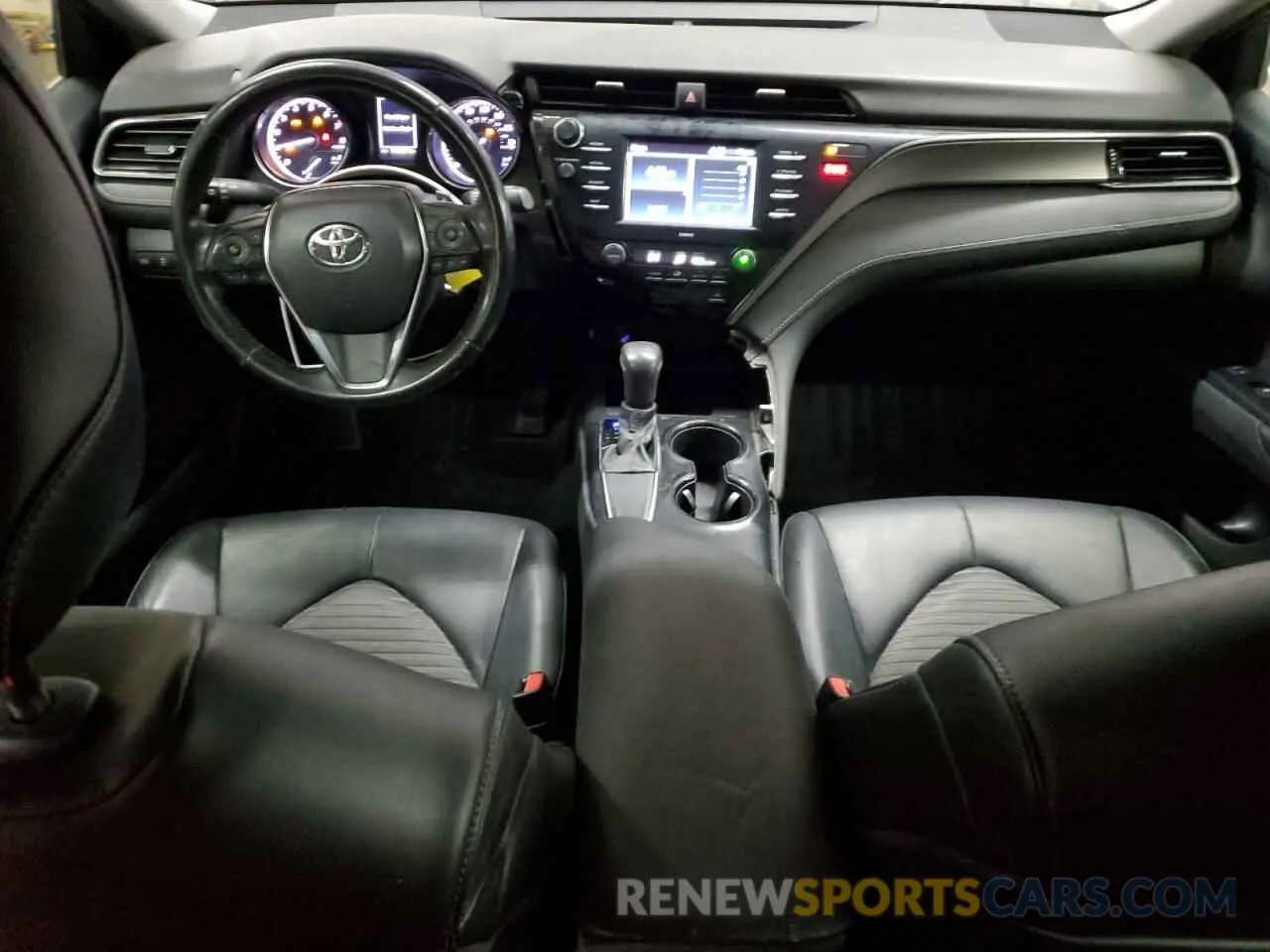 8 fotografías del automóvil dañado 4T1G11AK0LU371251 TOYOTA CAMRY 2020