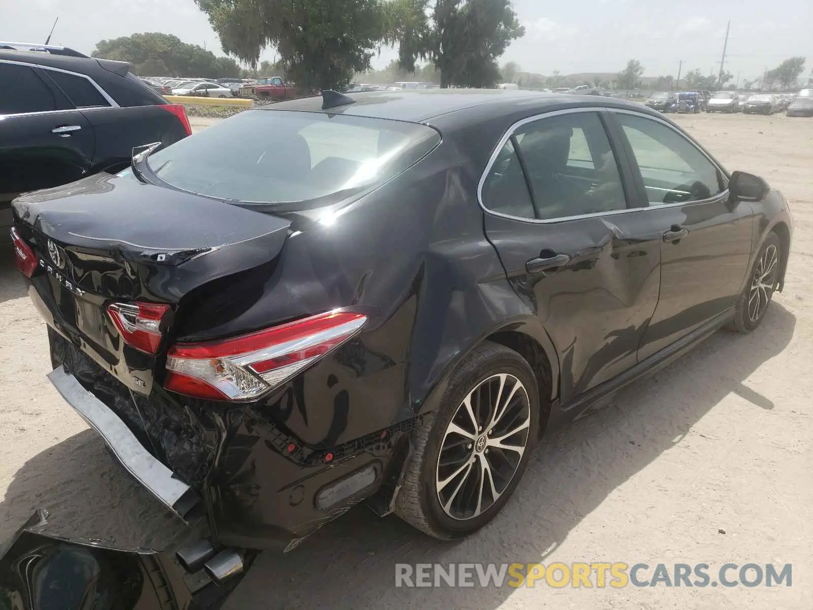 4 fotografías del automóvil dañado 4T1G11AK0LU371637 TOYOTA CAMRY 2020
