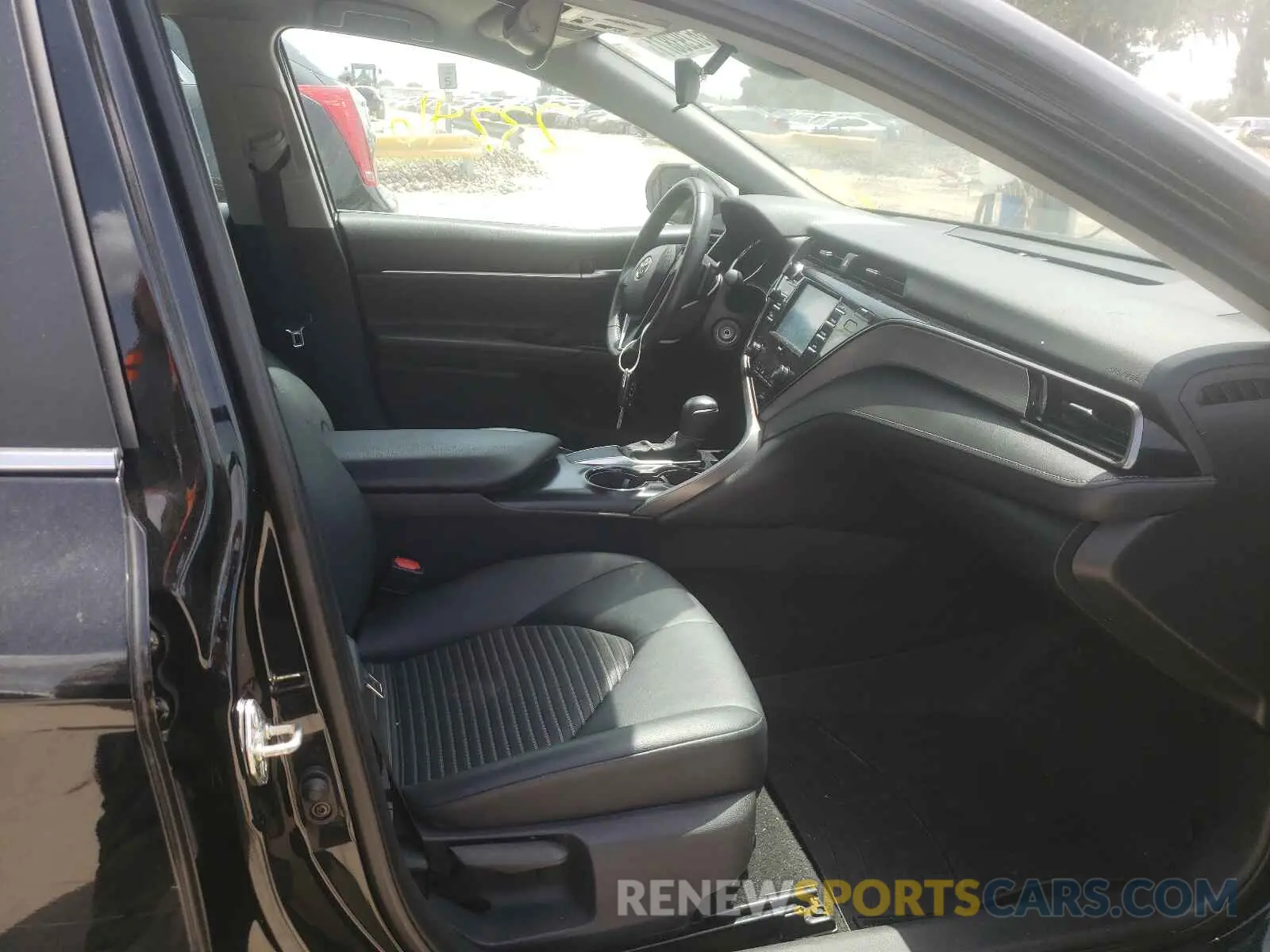 5 fotografías del automóvil dañado 4T1G11AK0LU371637 TOYOTA CAMRY 2020