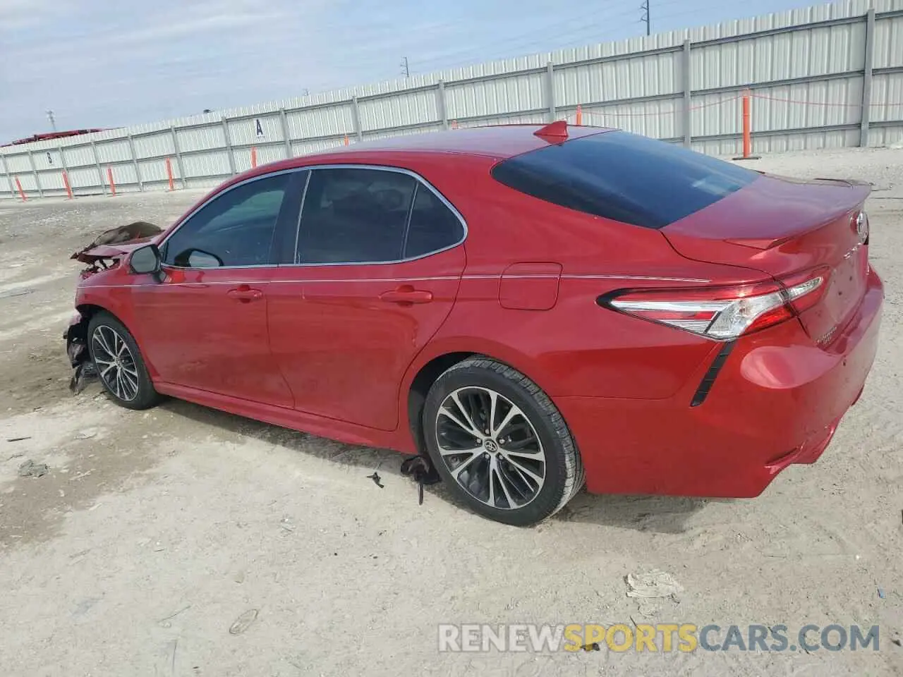 2 fotografías del automóvil dañado 4T1G11AK0LU396425 TOYOTA CAMRY 2020