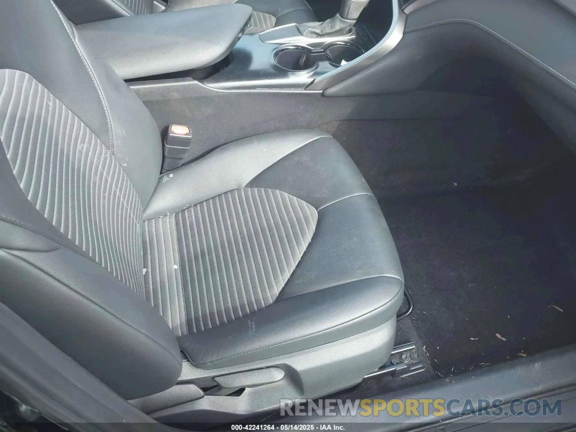 5 fotografías del automóvil dañado 4T1G11AK0LU501612 TOYOTA CAMRY 2020