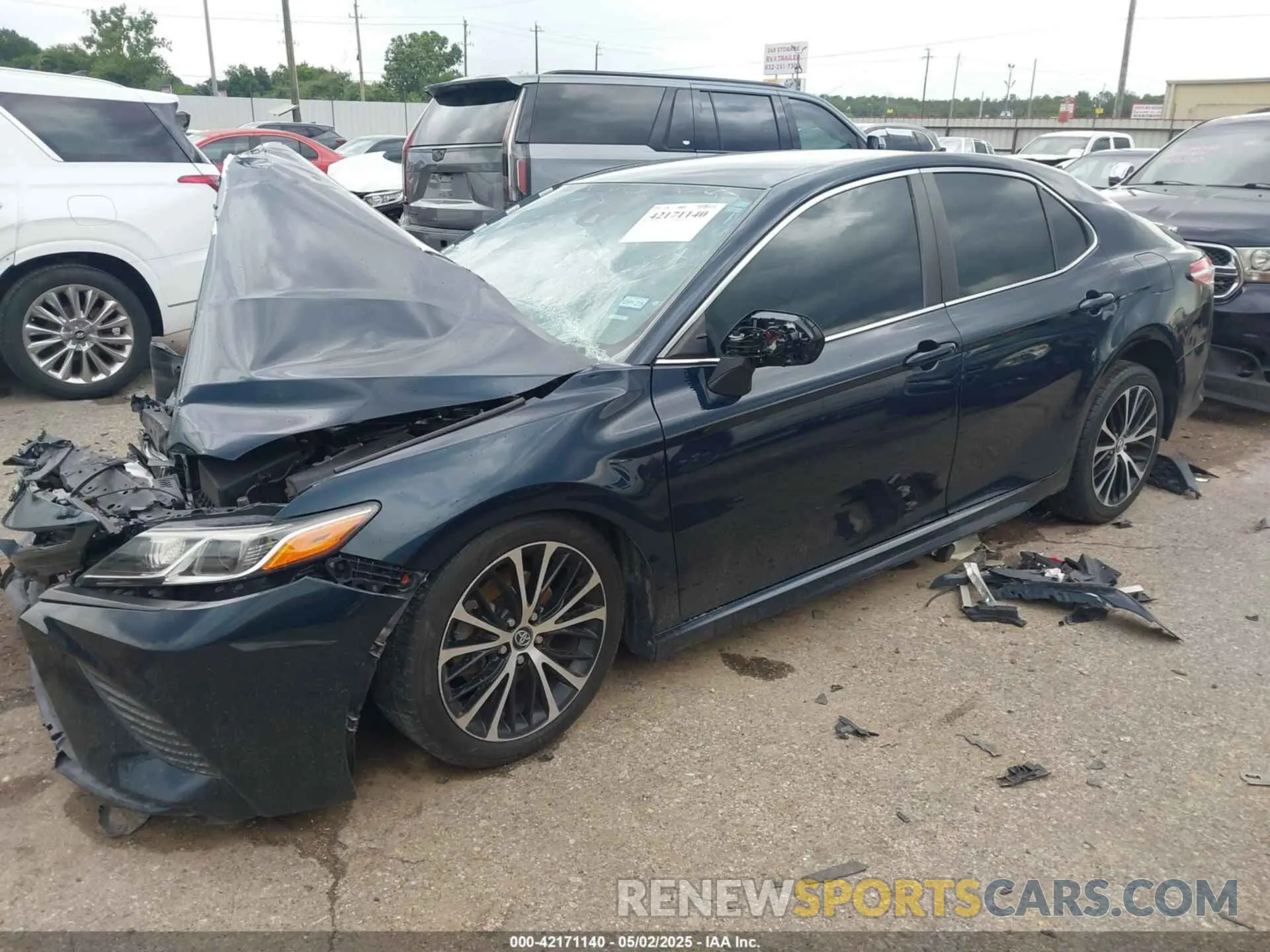 2 fotografías del automóvil dañado 4T1G11AK0LU870387 TOYOTA CAMRY 2020