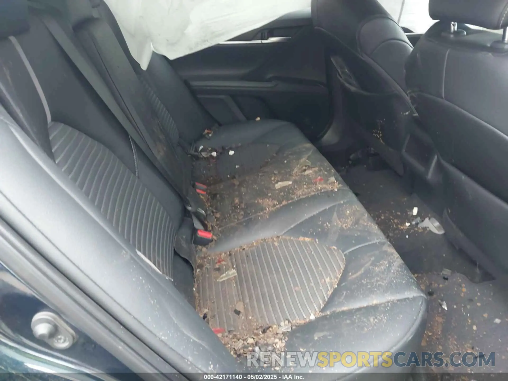 8 fotografías del automóvil dañado 4T1G11AK0LU870387 TOYOTA CAMRY 2020