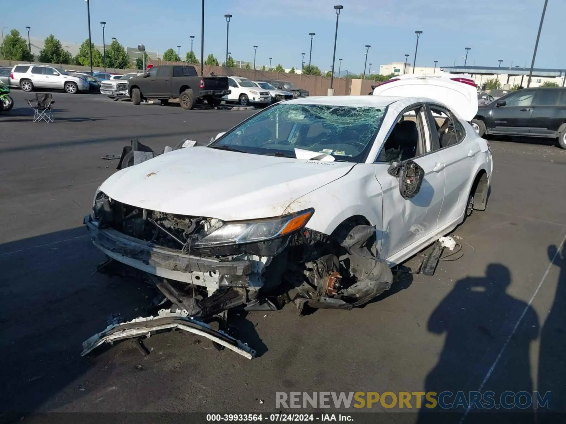 2 fotografías del automóvil dañado 4T1G11AK0LU887996 TOYOTA CAMRY 2020
