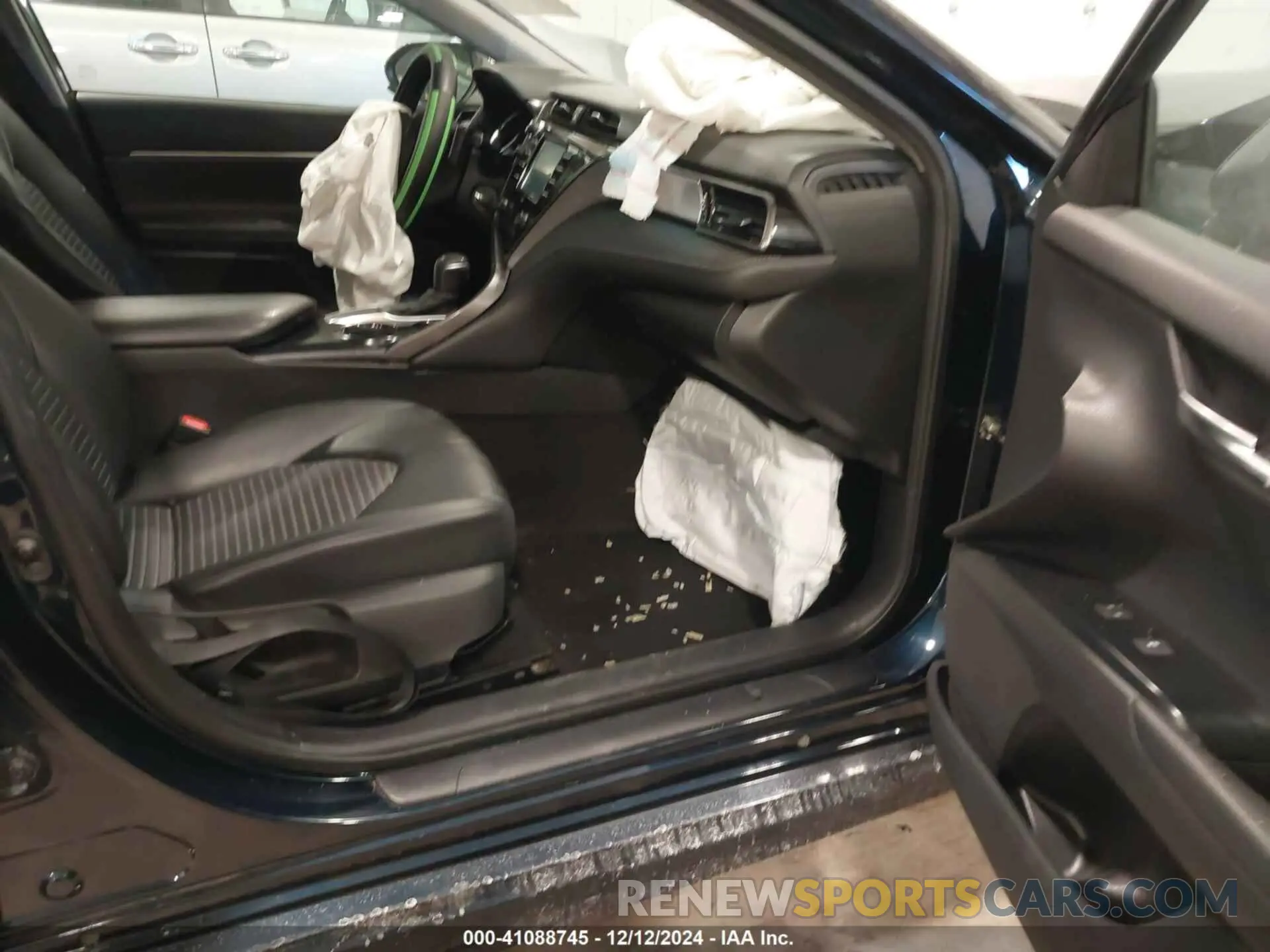 5 fotografías del automóvil dañado 4T1G11AK0LU890932 TOYOTA CAMRY 2020