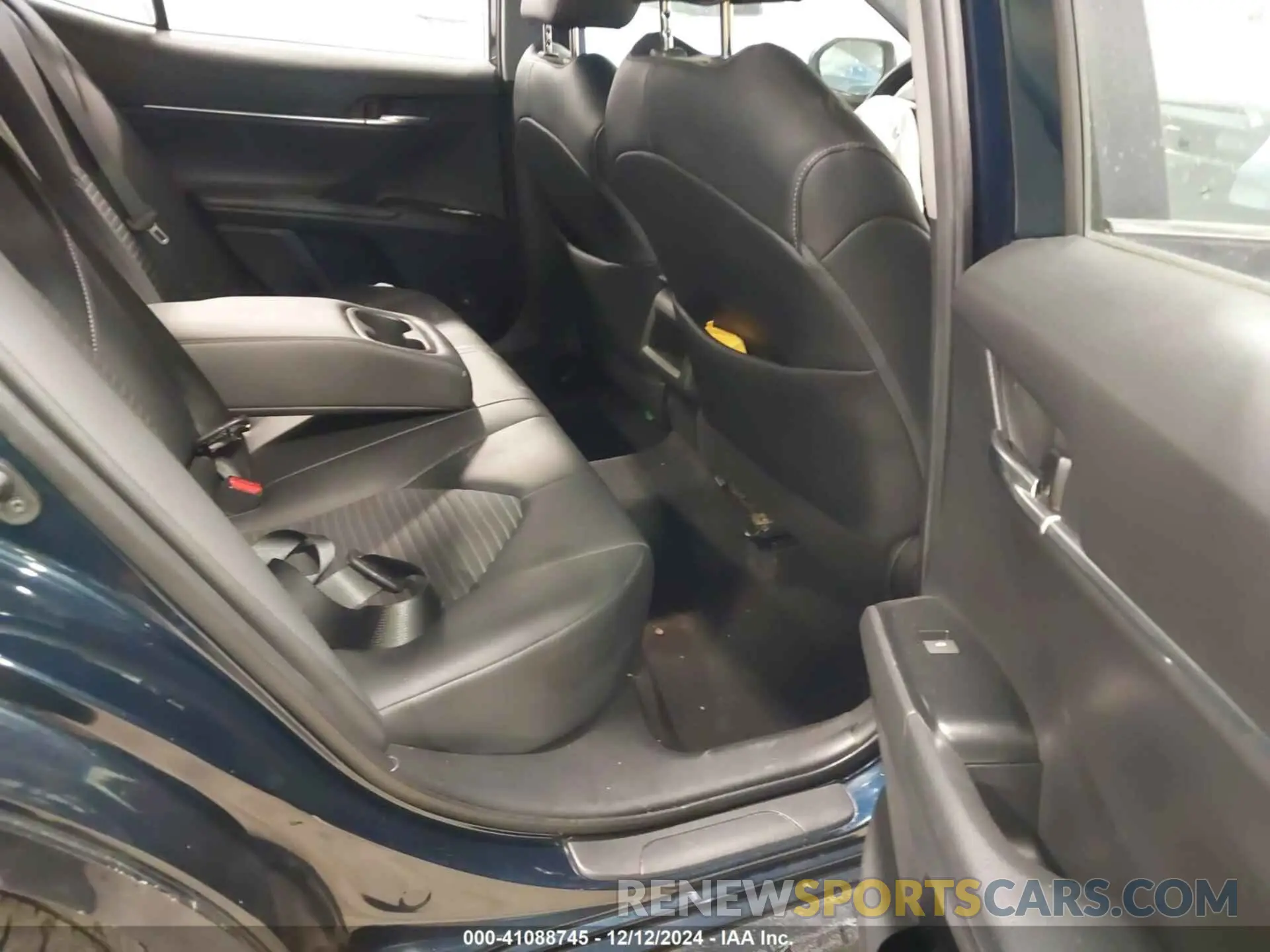 8 fotografías del automóvil dañado 4T1G11AK0LU890932 TOYOTA CAMRY 2020