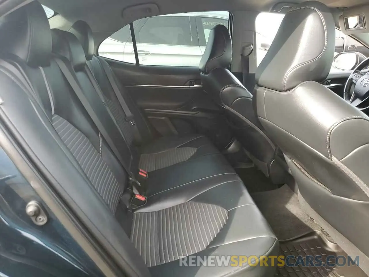 10 fotografías del automóvil dañado 4T1G11AK0LU900472 TOYOTA CAMRY 2020
