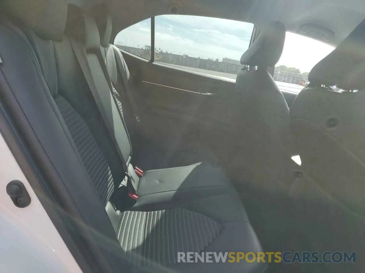 10 fotografías del automóvil dañado 4T1G11AK0LU900665 TOYOTA CAMRY 2020