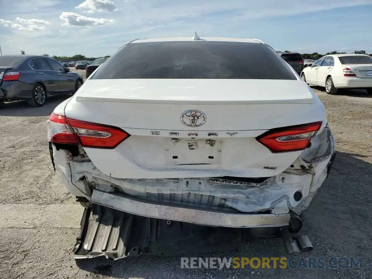 6 fotografías del automóvil dañado 4T1G11AK0LU900665 TOYOTA CAMRY 2020