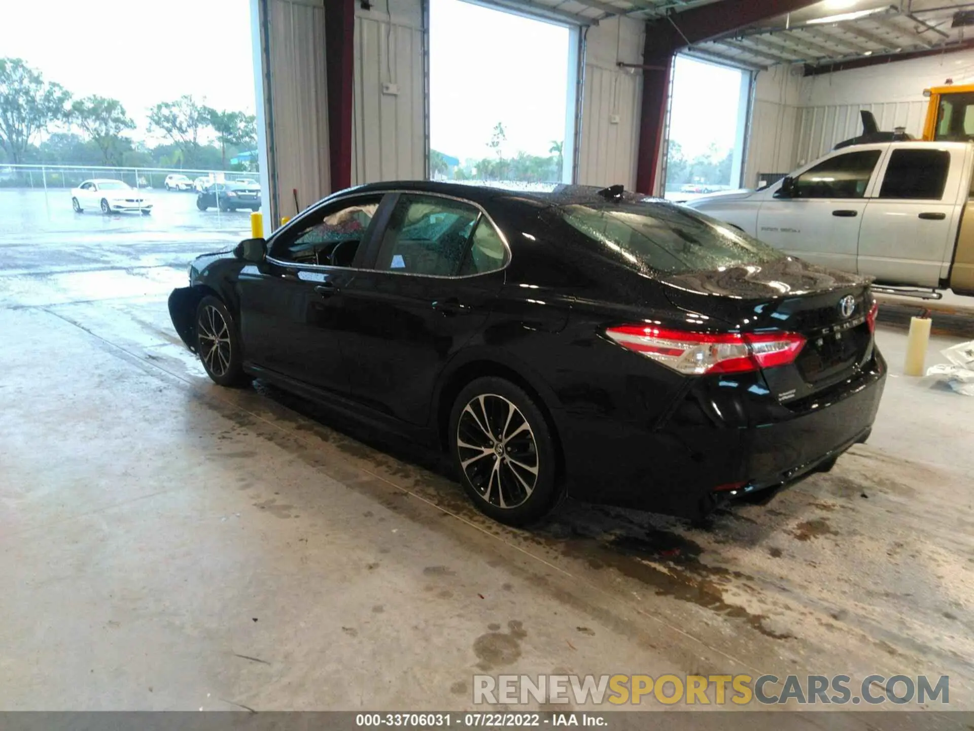 3 fotografías del automóvil dañado 4T1G11AK0LU906059 TOYOTA CAMRY 2020