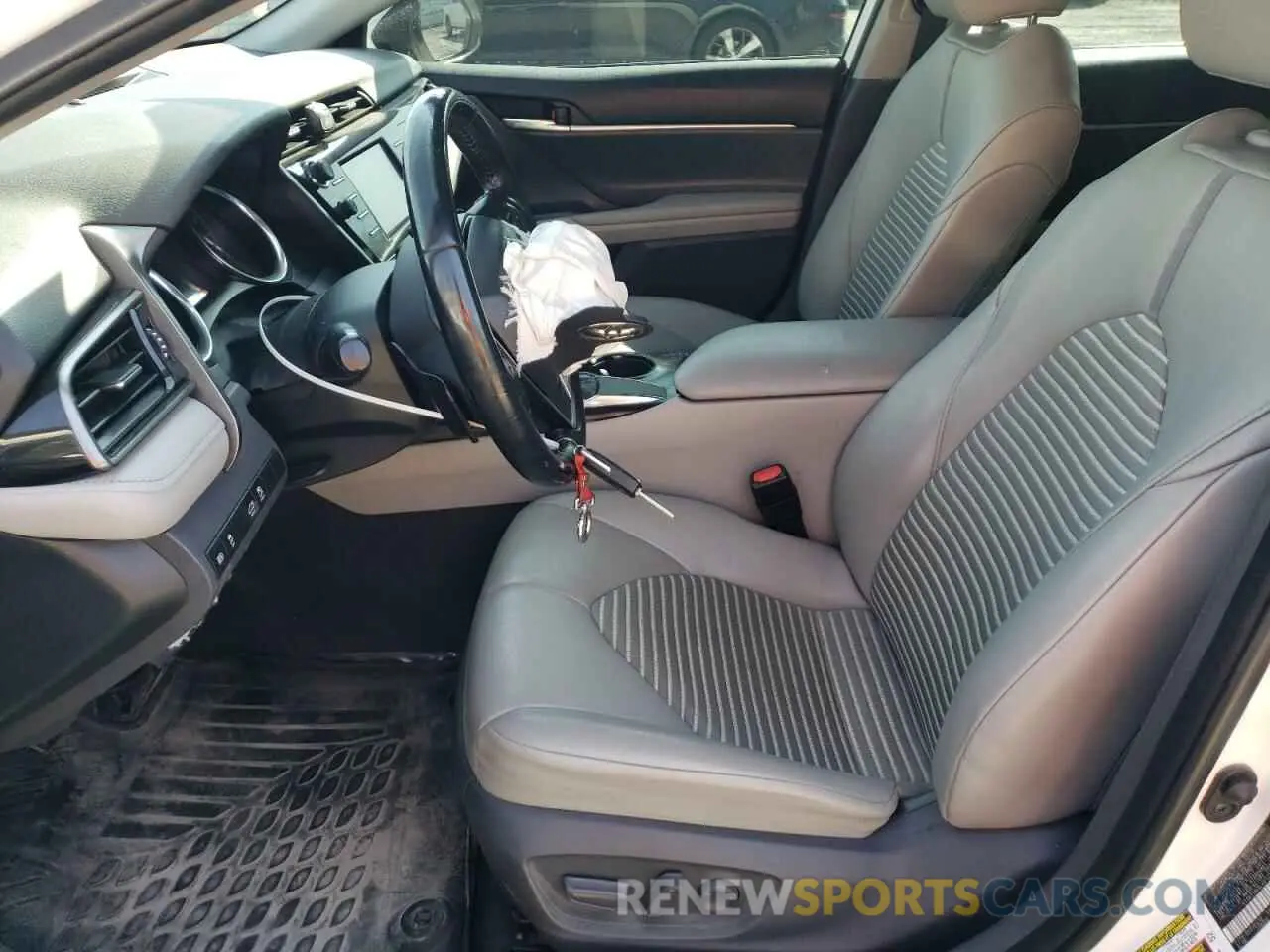7 fotografías del automóvil dañado 4T1G11AK0LU912282 TOYOTA CAMRY 2020