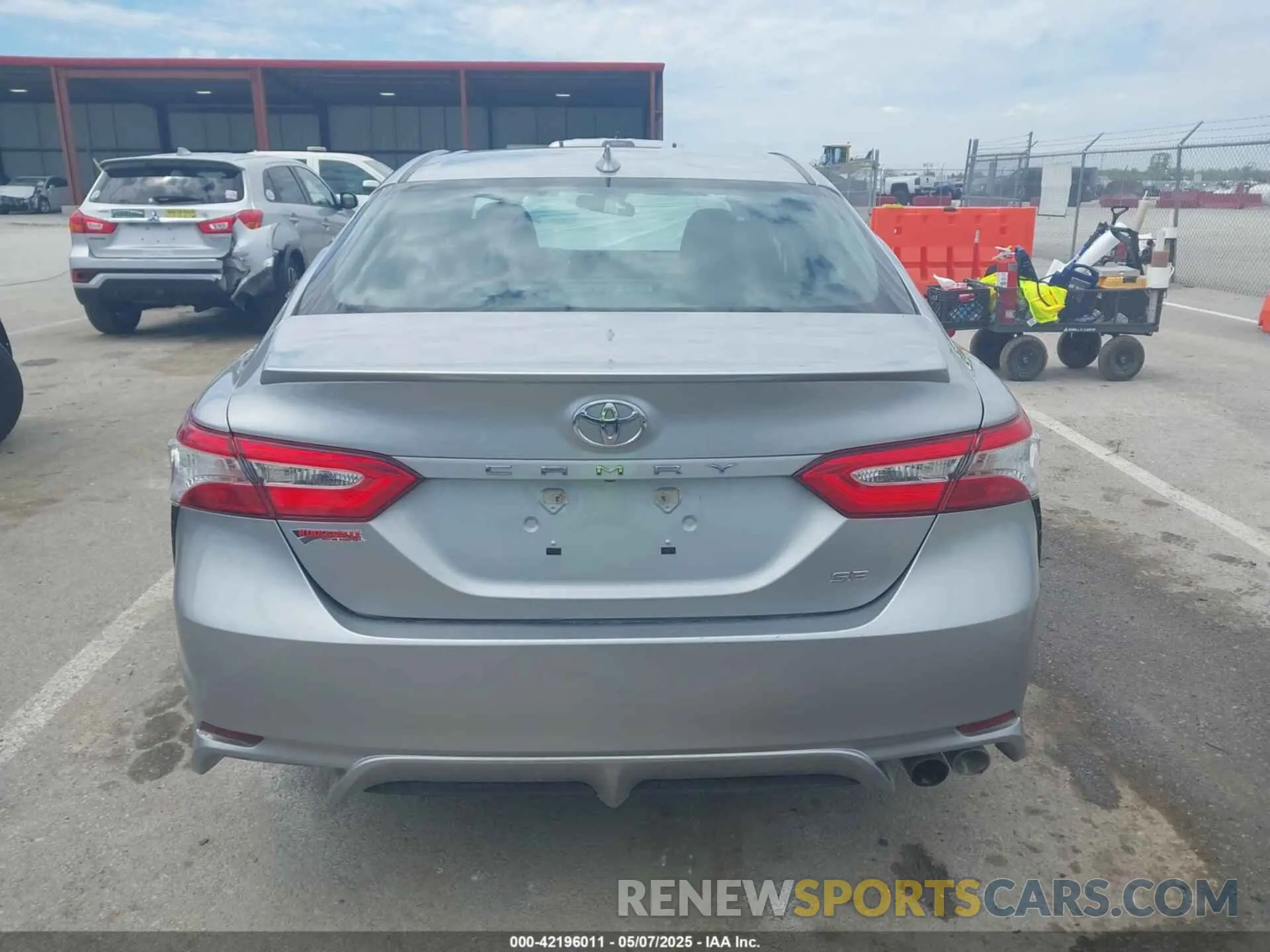 16 fotografías del automóvil dañado 4T1G11AK0LU924187 TOYOTA CAMRY 2020