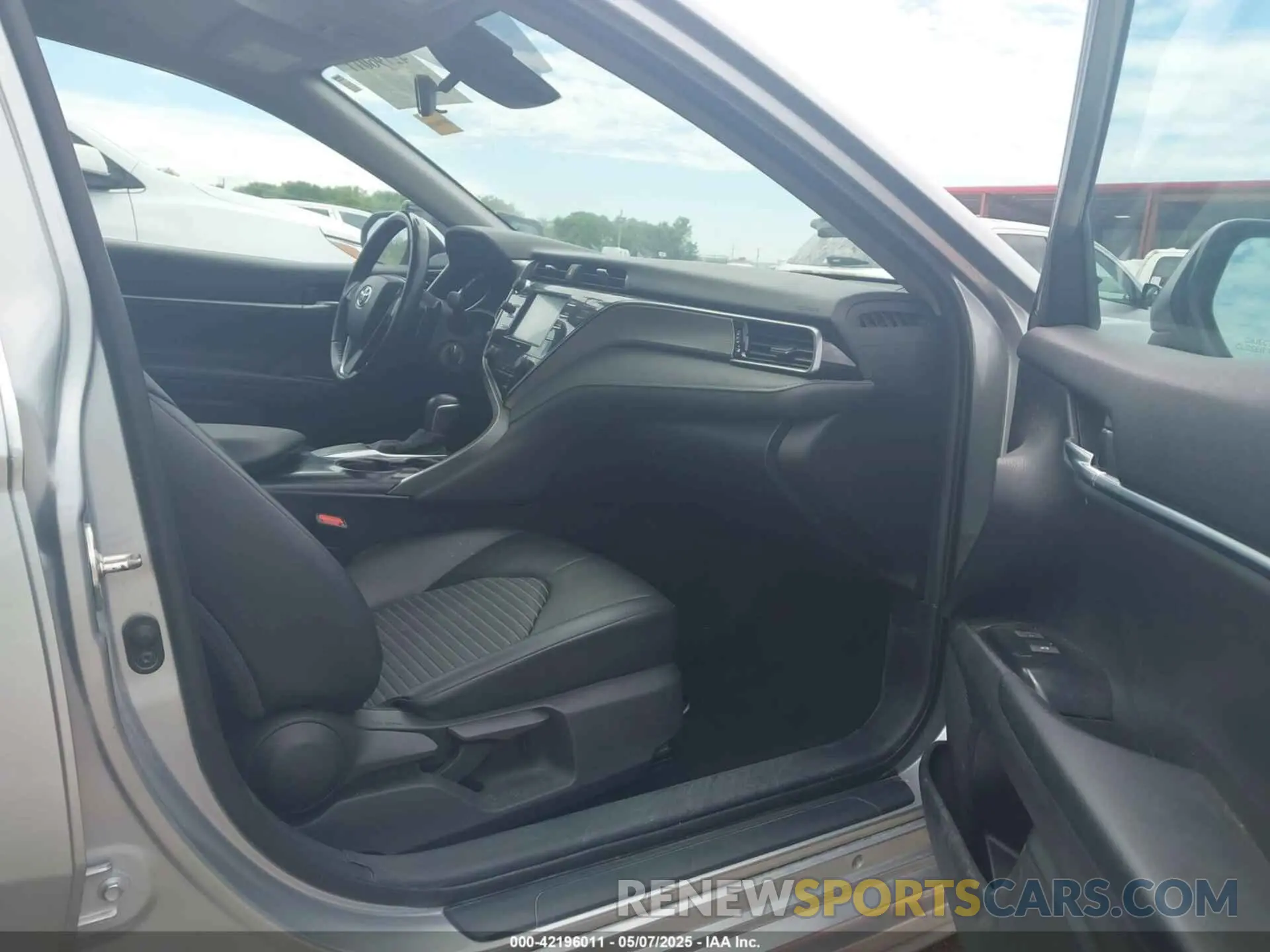 5 fotografías del automóvil dañado 4T1G11AK0LU924187 TOYOTA CAMRY 2020
