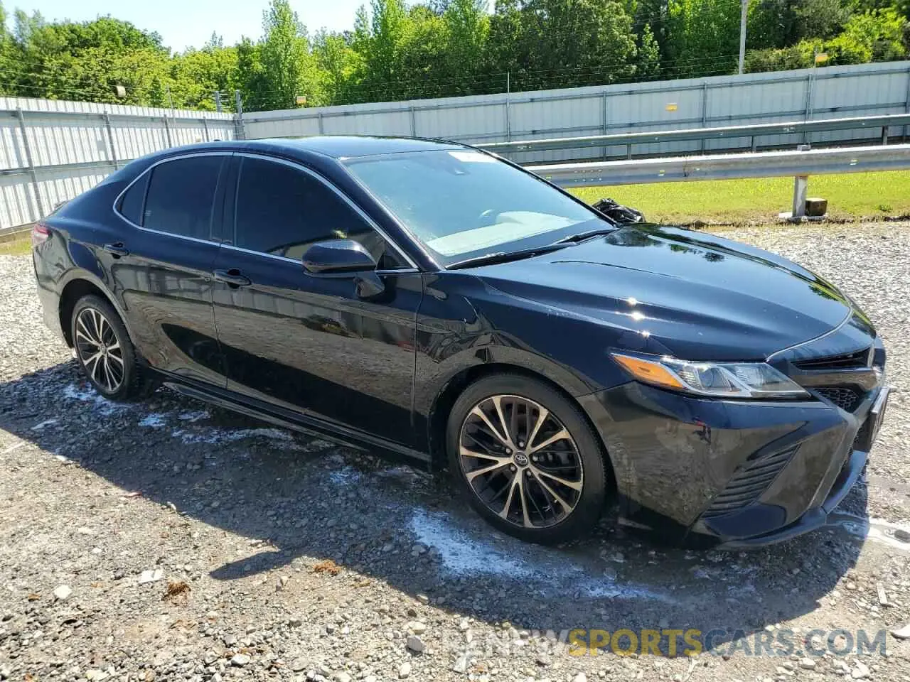 4 fotografías del automóvil dañado 4T1G11AK0LU942088 TOYOTA CAMRY 2020