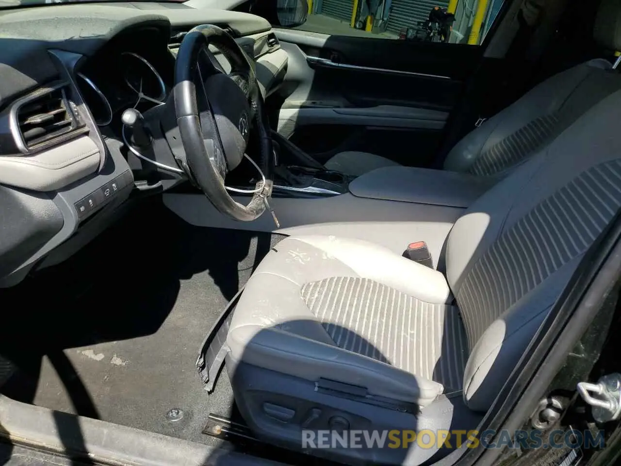 7 fotografías del automóvil dañado 4T1G11AK0LU942088 TOYOTA CAMRY 2020